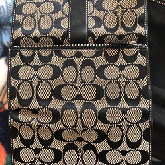***SOLD***Coach Signature Lunch Tote and Wallet - Picture 12 of 16